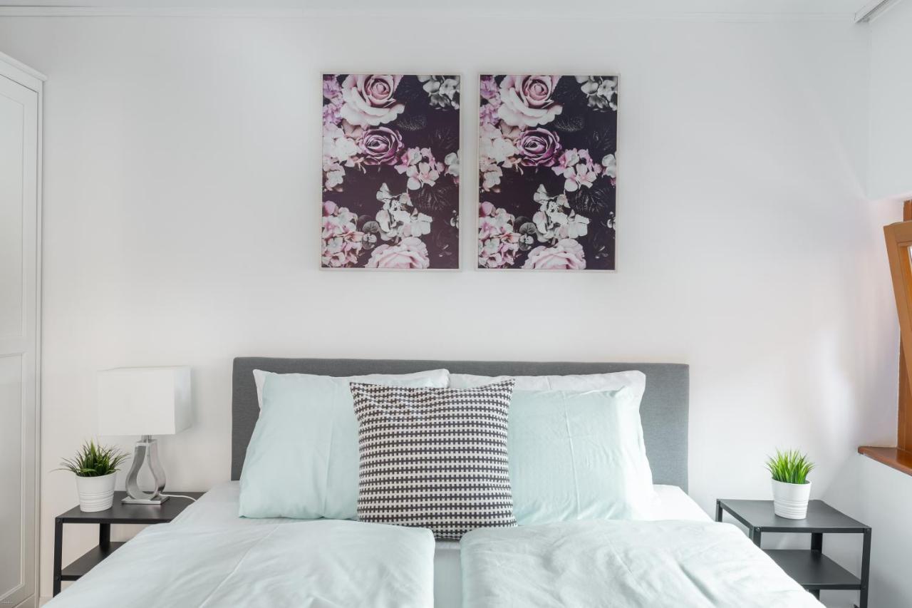Space In Gozsdu Apartment Budapest Bagian luar foto